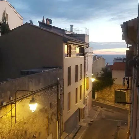 Suquet *